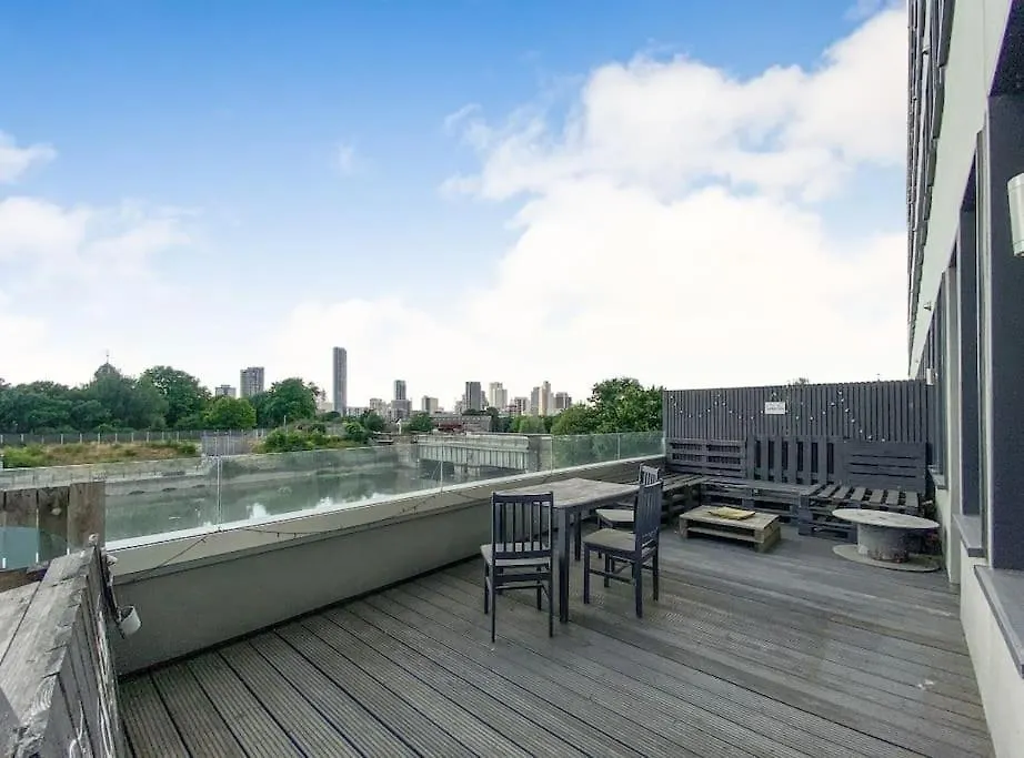 Executive E15 Apartment & Exclusive Terrace Views Of London
