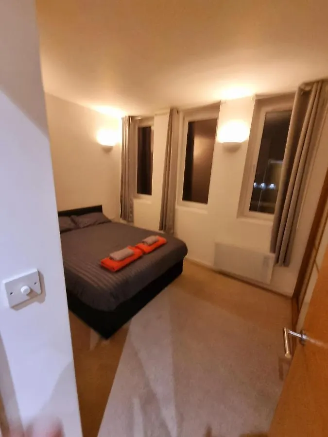 Executive E15 Apartment & Exclusive Terrace Views Of London
